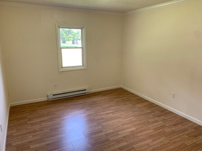 Building Photo - Main1212 A-B-C