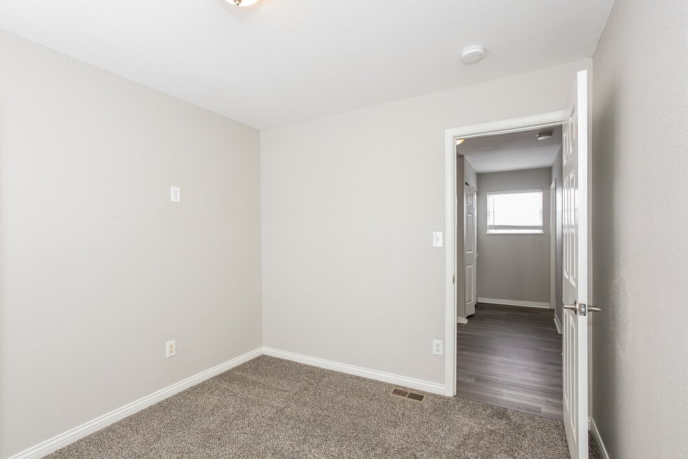 Building Photo - 2718 Rothe Ln