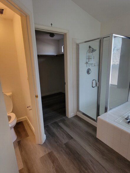 Building Photo - 5116 Lady Di Way