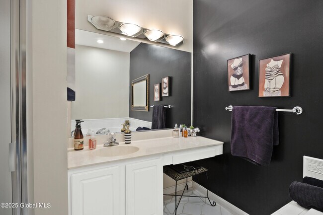 Building Photo - 91 Vista Dr