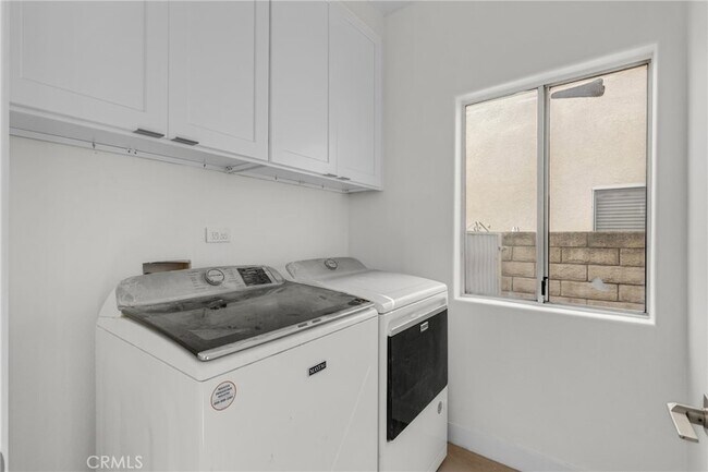 Building Photo - 23234 Valerio St