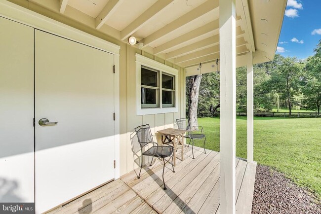 Building Photo - 1426 Carrington Ln