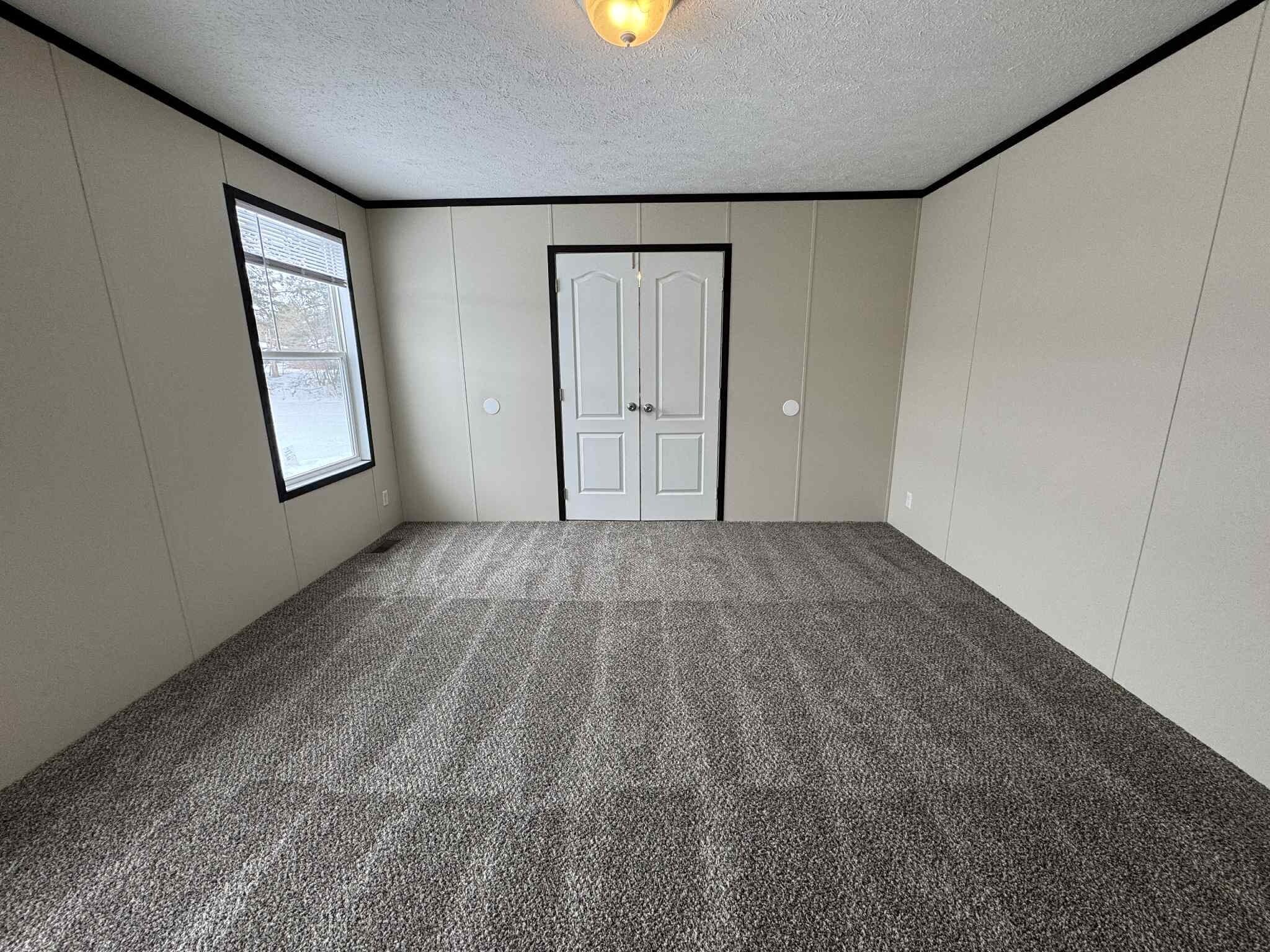 Building Photo - 48583 Pineview Dr