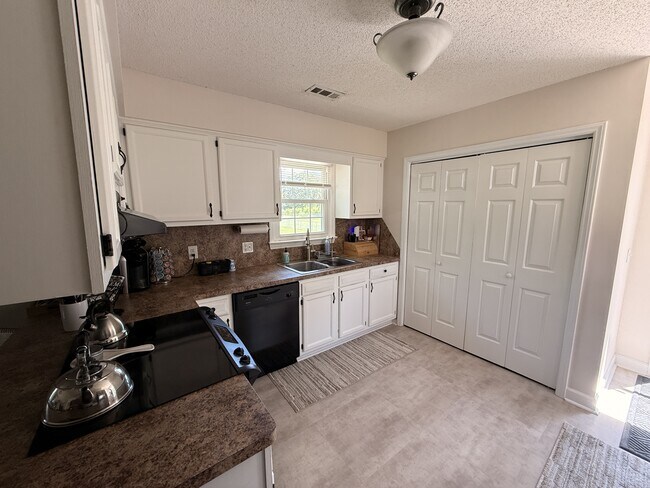 Building Photo - 2029 Bugle Dr