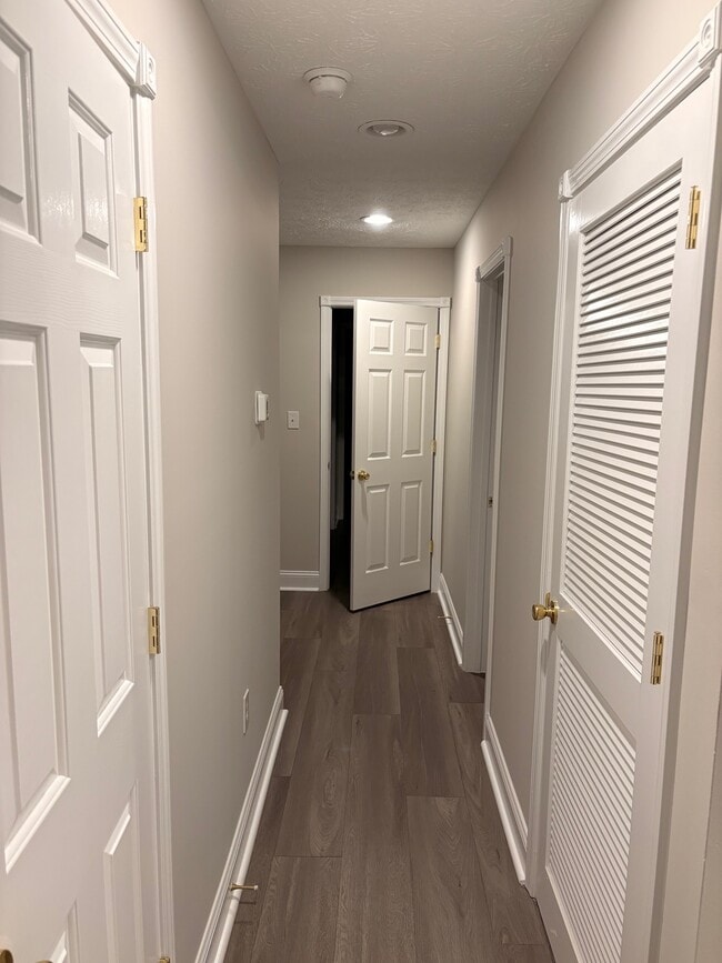 Building Photo - 10717 N Park Ave