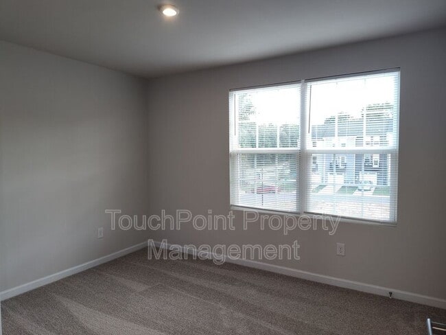 Building Photo - 6619 Addax Wy