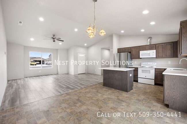 Building Photo - 935 E Mt. Adams St