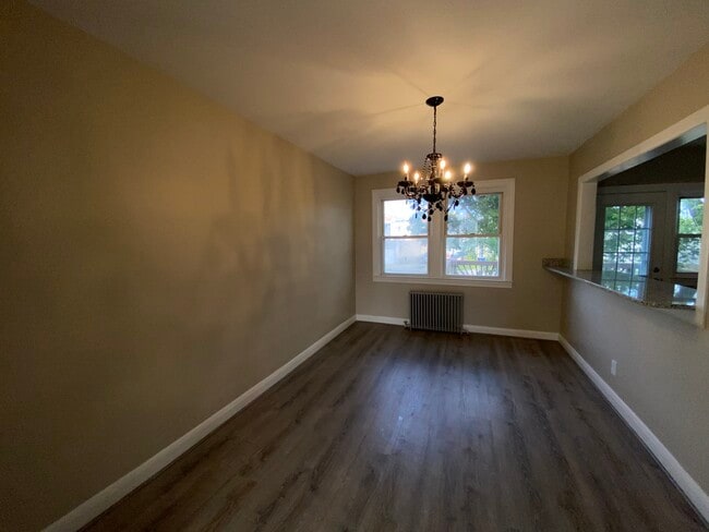 Building Photo - 41 N Kossuth St