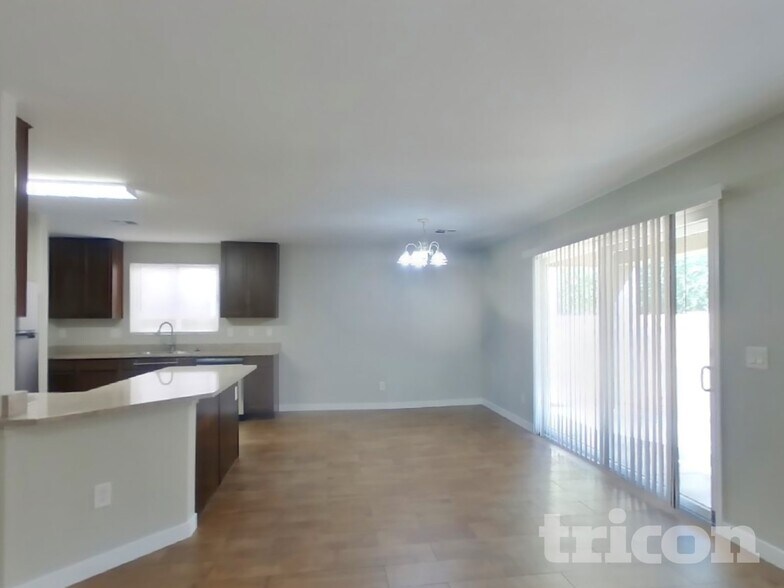 Building Photo - 5213 S 23rd Pl