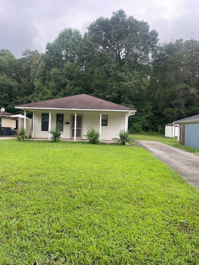Primary Photo - 1518 Longview Dr