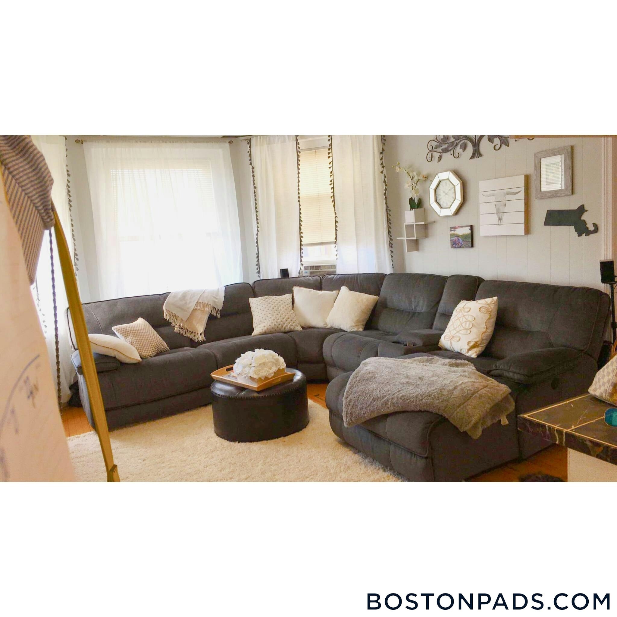 Building Photo - 879 Beacon St