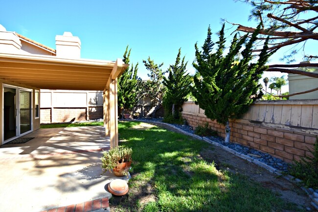 Building Photo - Updated 2Bed, 2Bath Home in Vista!