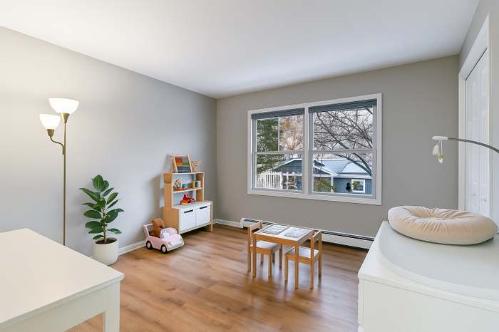 Building Photo - 565 Maple Ave