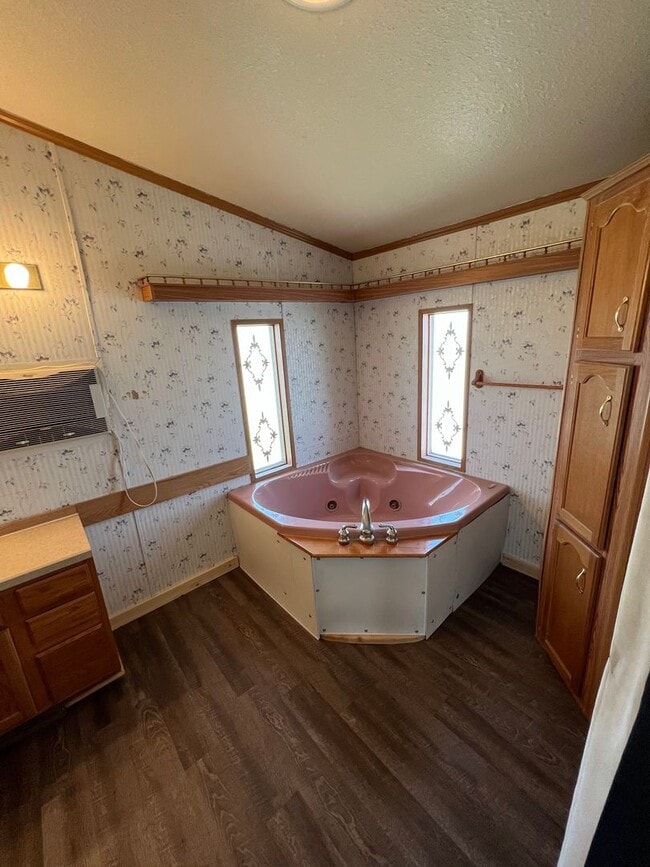 Building Photo - 2 Bedroom 2 Bath Updated Mobile Home in Cliffview Mobile Home Park. Very well kept-up area.