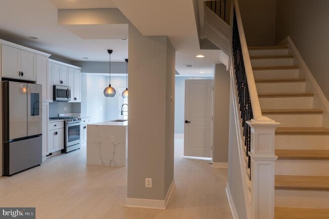 Building Photo - 706 Longfellow St NW