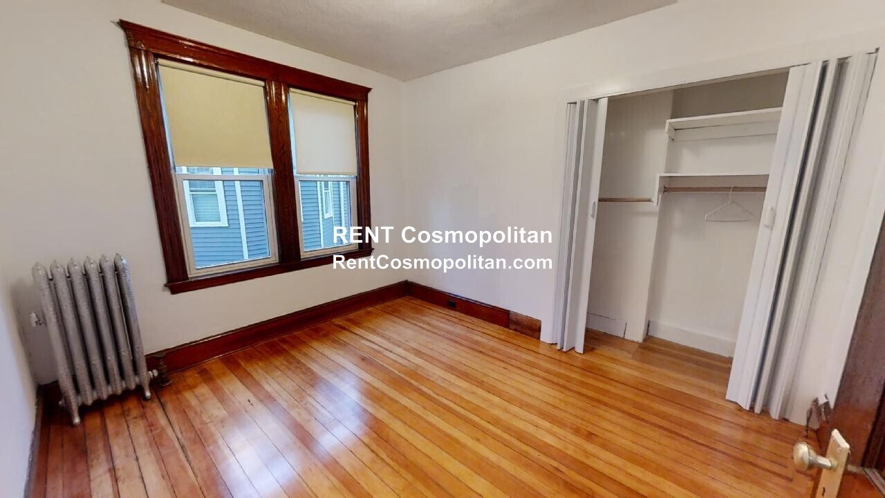 Building Photo - 306 Fellsway W