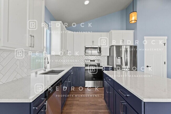 Building Photo - 1725 N Meyers Ct