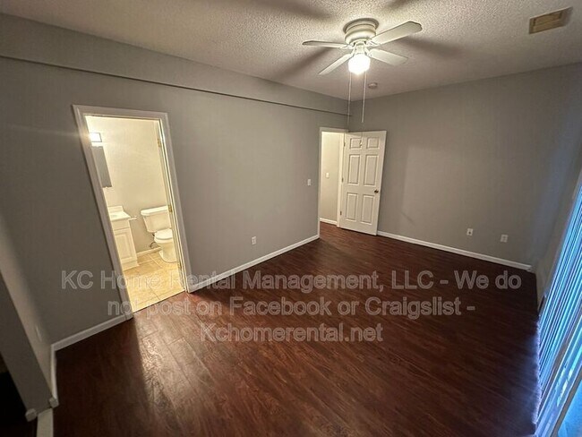 Building Photo - 5656 N Anita Ave