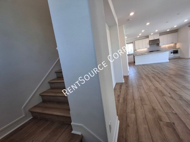 Building Photo - 26943 Pathfinder Ln