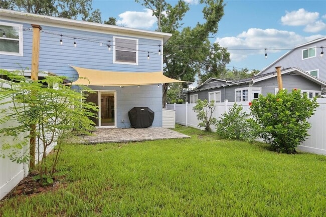 Building Photo - 2405 W Stroud Ave
