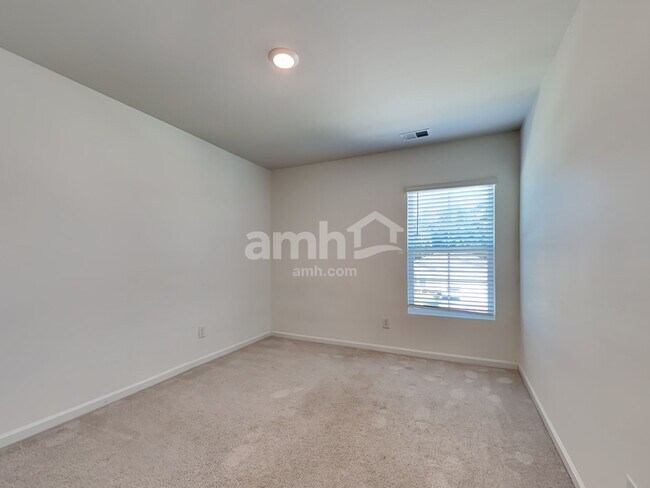 Building Photo - 486 Spanish Wells Rd