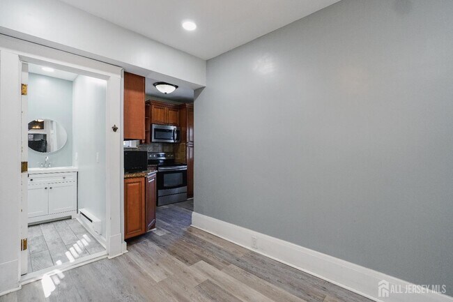 Building Photo - 400 Stockton St