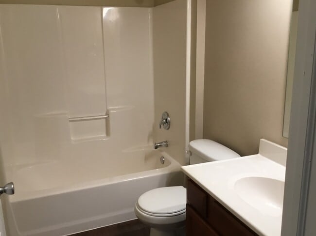 Building Photo - 6328 Sunnybrook Ln