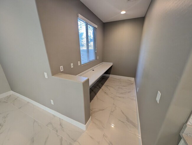 Building Photo - 3622 Portiani Dr