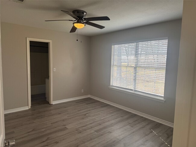 Building Photo - 140 Chuck Wagon