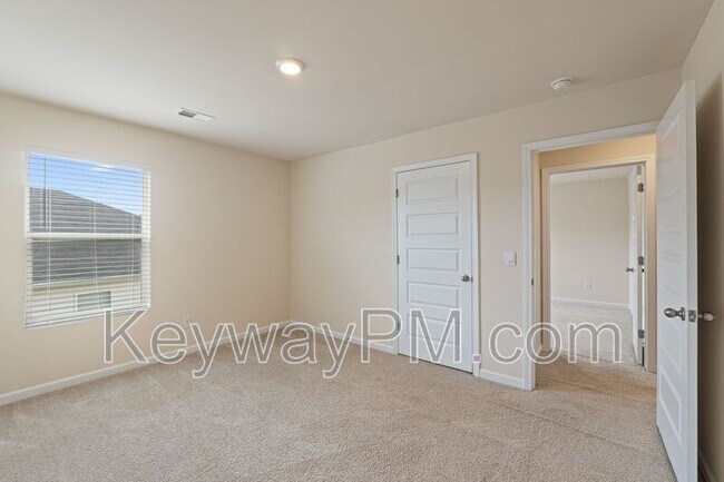 Building Photo - 3262 Carmine Ave