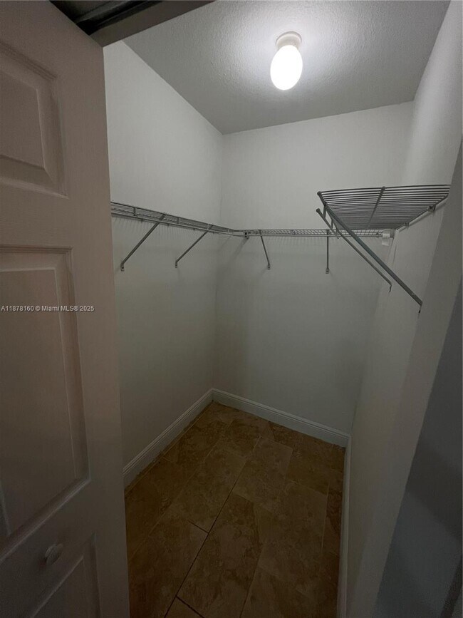 Building Photo - 211 W 79th Pl