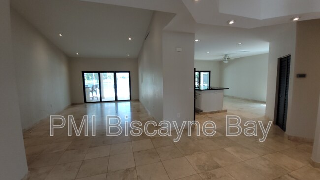 Building Photo - 21369 SW 92nd Ave