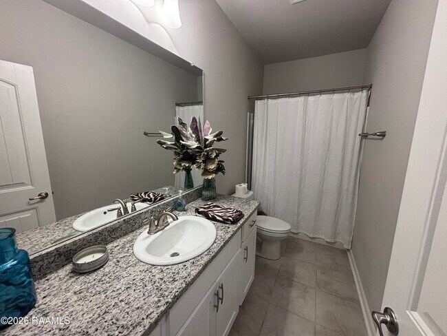 Building Photo - 400 Eastwood Dr