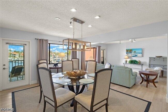 Building Photo - 3170 Matecumbe Key Rd