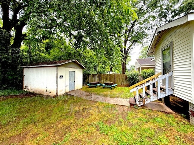 Building Photo - 2225 Celia Ave