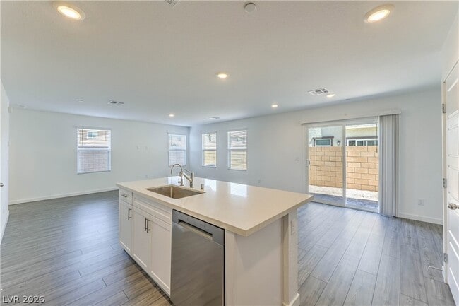 Building Photo - 776 Fallen Phoenix St