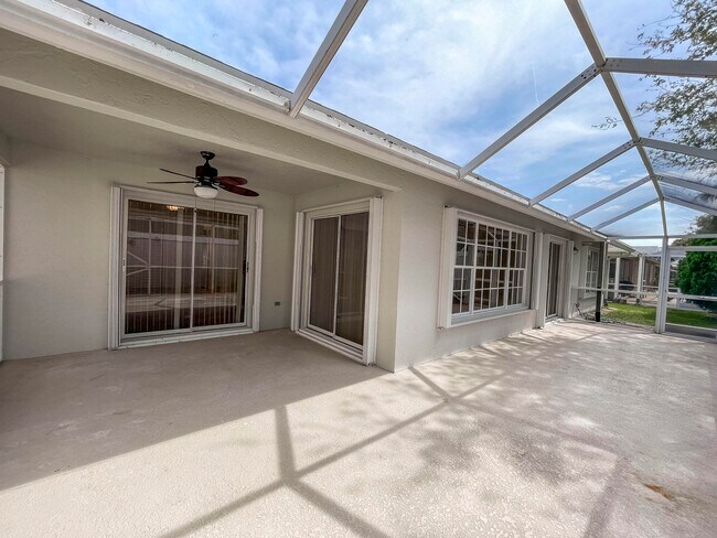 Building Photo - 252 Moccasin Trail W