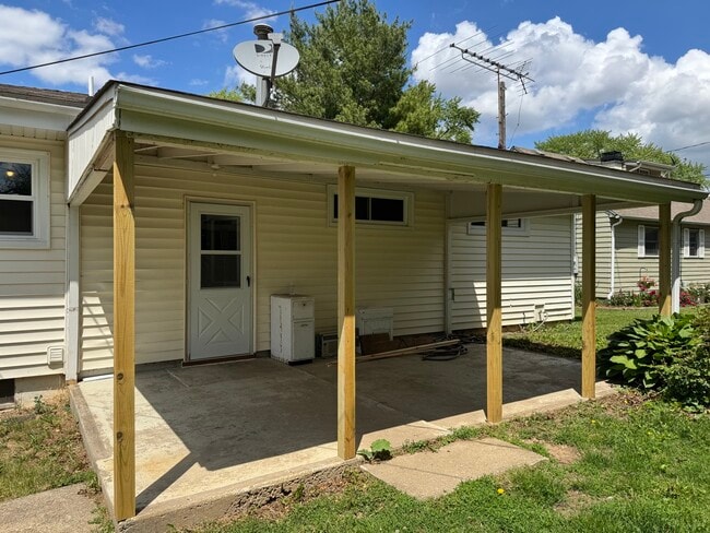 Building Photo - 225 Panama Ave