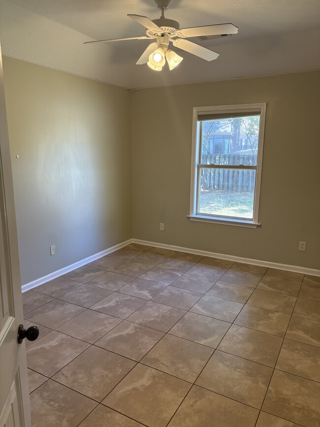 Building Photo - 9745 Silver Bell Ct