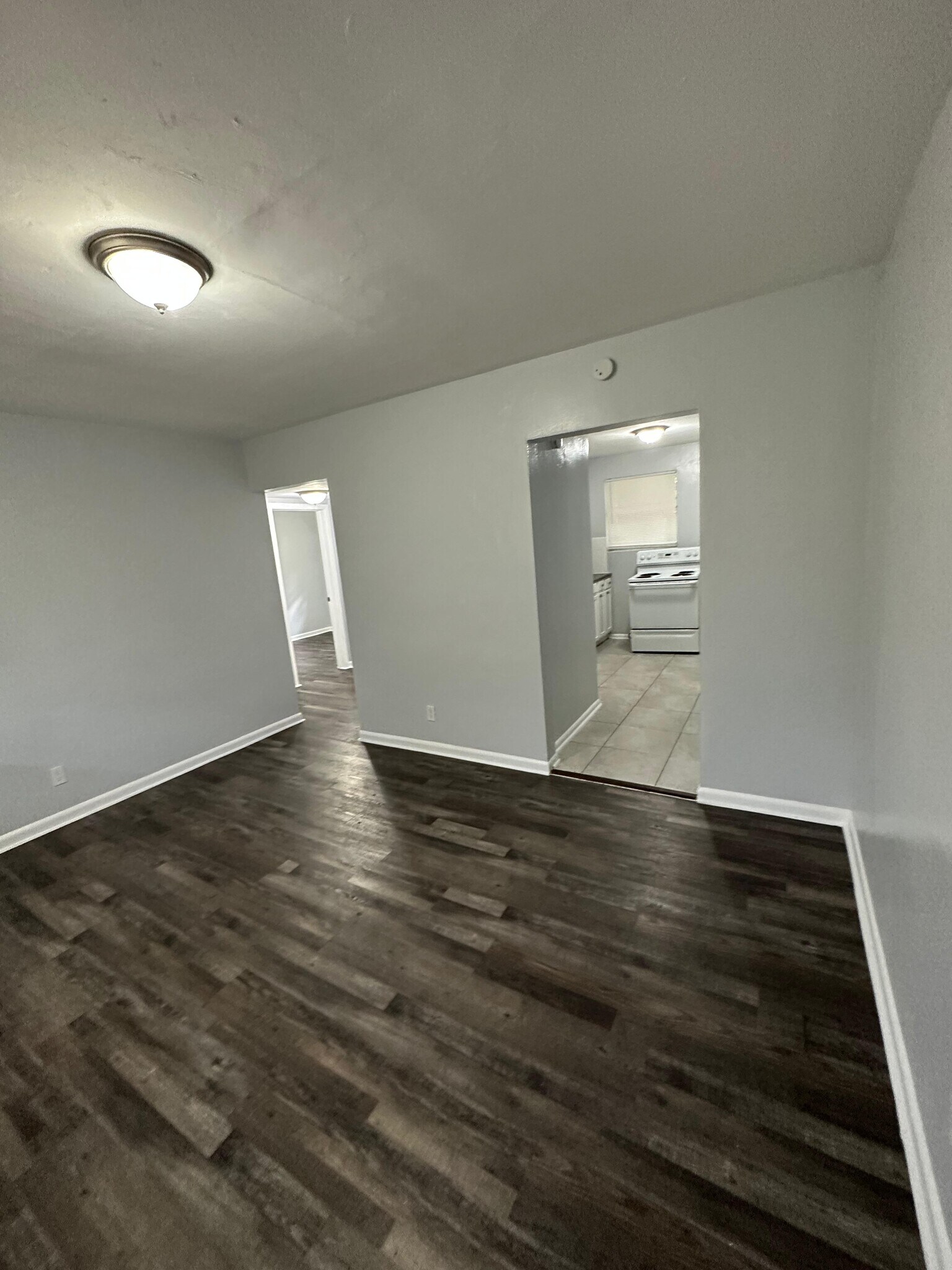 Building Photo - 2002 Palafox St