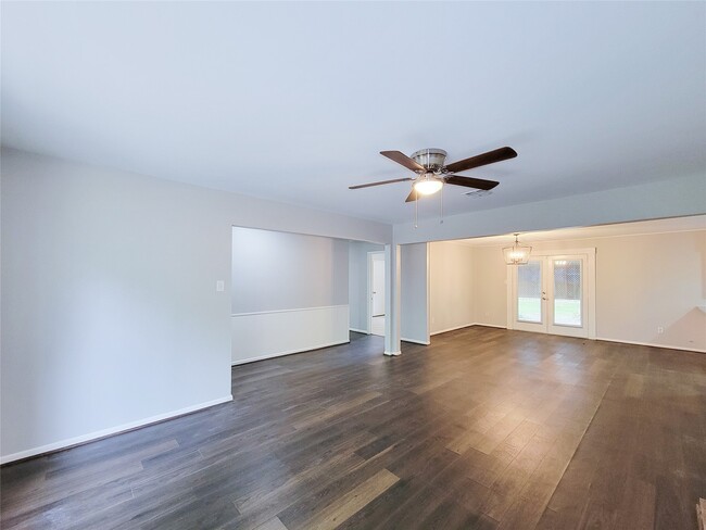 Building Photo - 1803 Cypress Dr