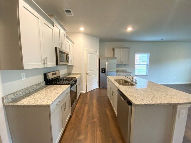 Building Photo - 4 bedroom 2 bath in Somerville built in 2023