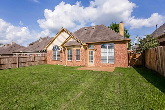 Building Photo - 1117 Averett Ln