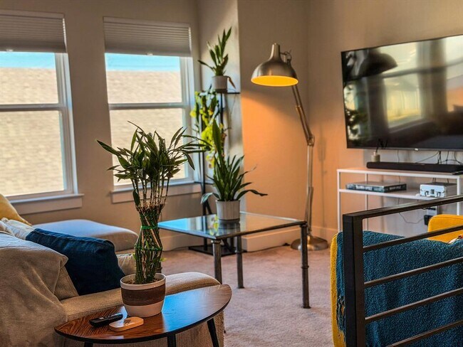 Building Photo - 11001 Charger Wy