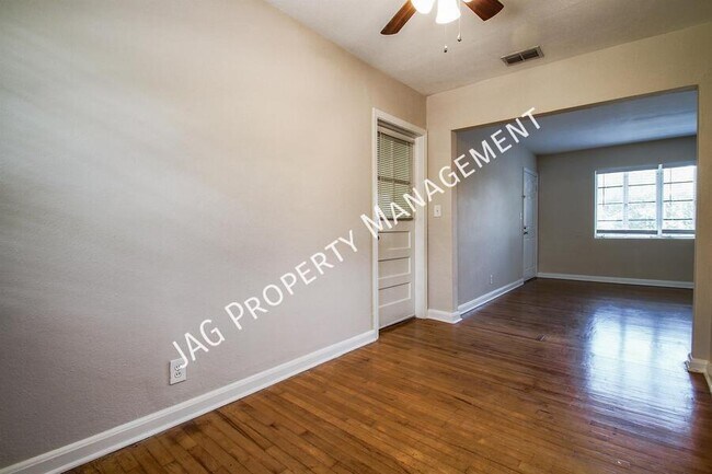 Building Photo - 2761 St Johns Ave