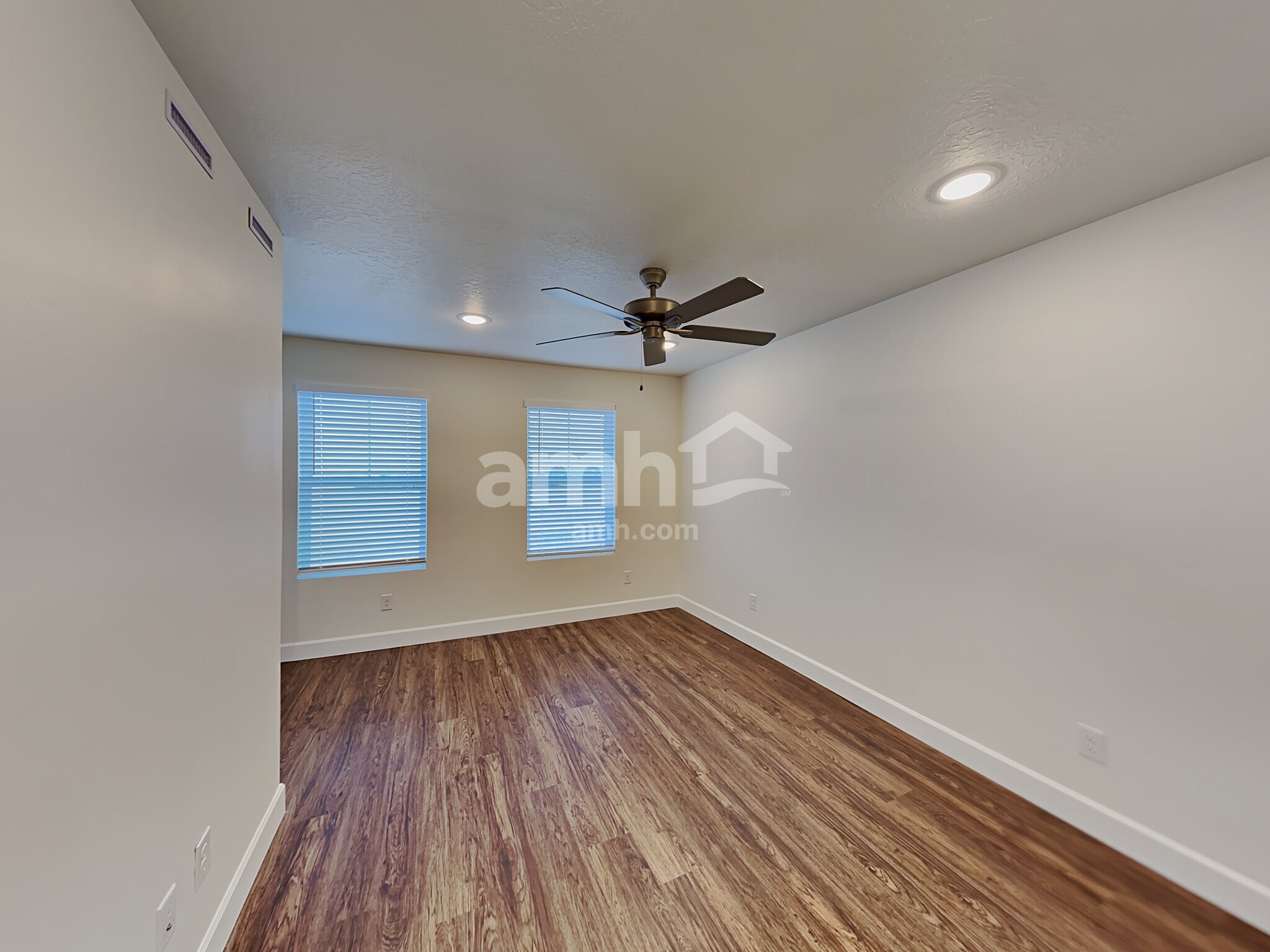 Building Photo - 6022 W South Jordan Pky