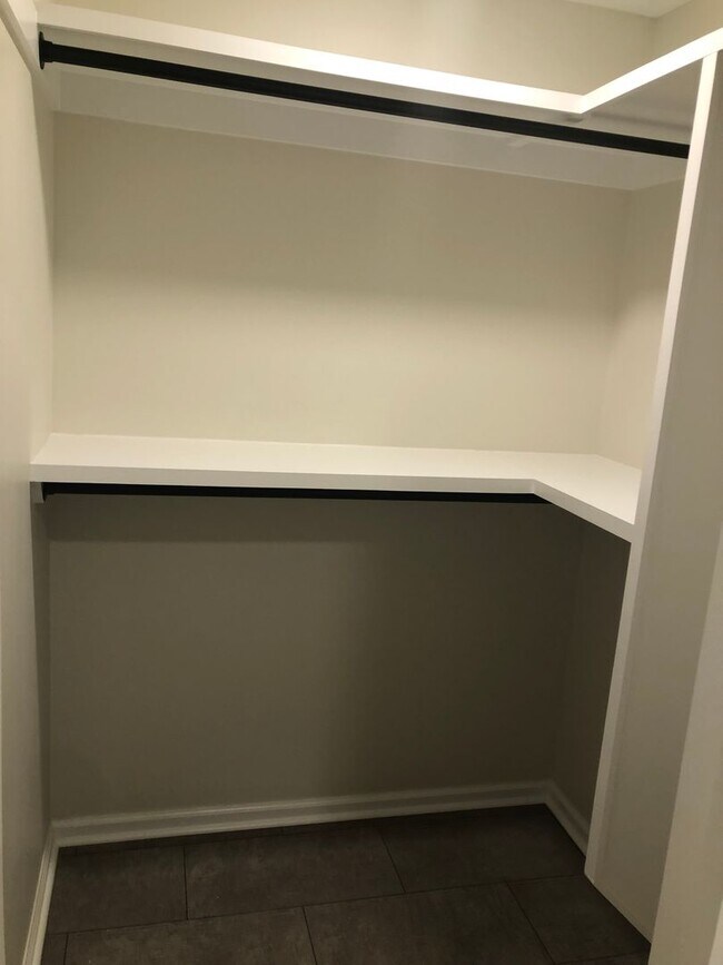 Building Photo - 5524 Rodgers Dr