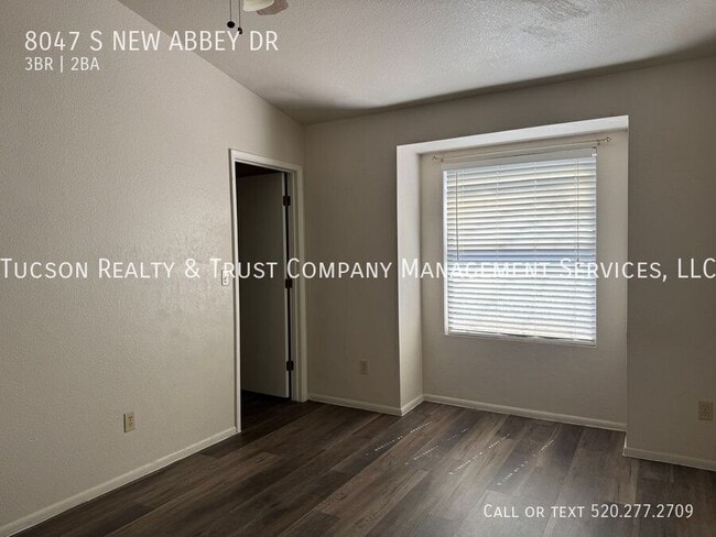 Building Photo - 8047 S New Abbey Dr