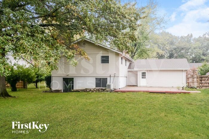 Building Photo - 801 Boleyn Pl