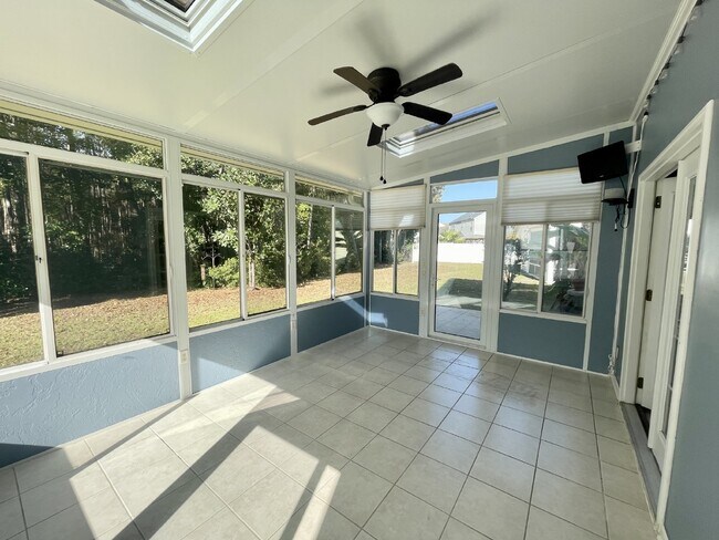 Building Photo - Four Bedroom Home Available in Edgefield!